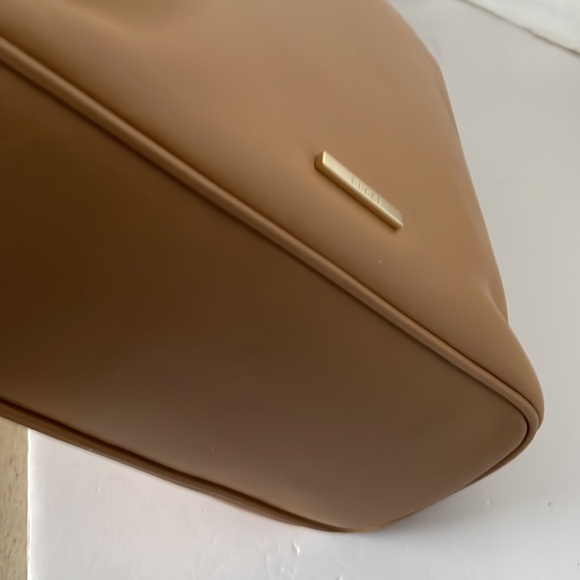 Authentic Gucci Leather Bag. - Picture 15 of 16